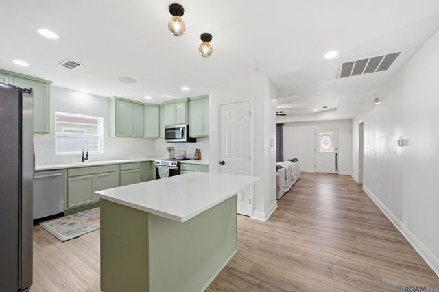 3041 Myrtle Grove Dr, Saint George, LA 70810
