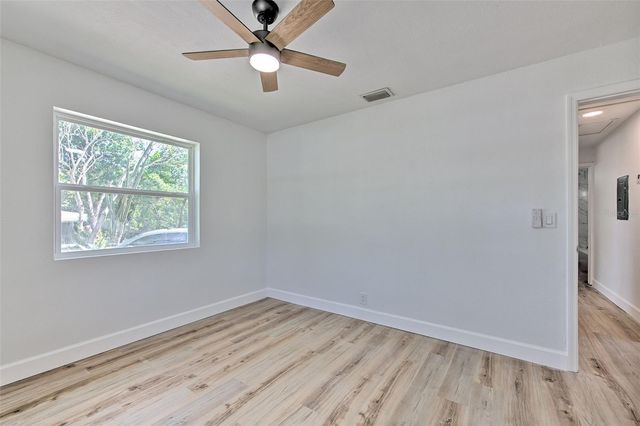 2002 E HANNA AVENUE, Tampa, FL 33610