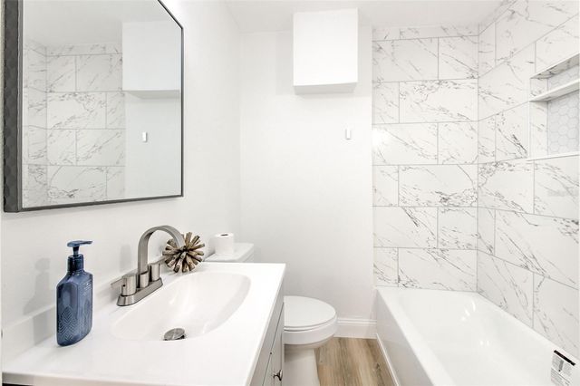 2002 E HANNA AVENUE, Tampa, FL 33610