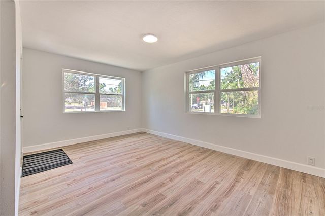 2002 E HANNA AVENUE, Tampa, FL 33610