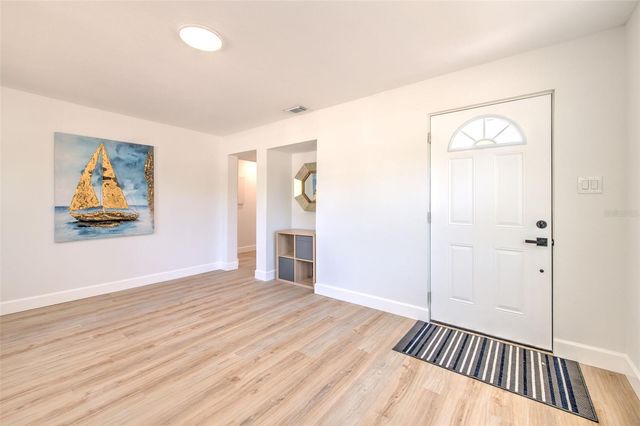 2002 E HANNA AVENUE, Tampa, FL 33610