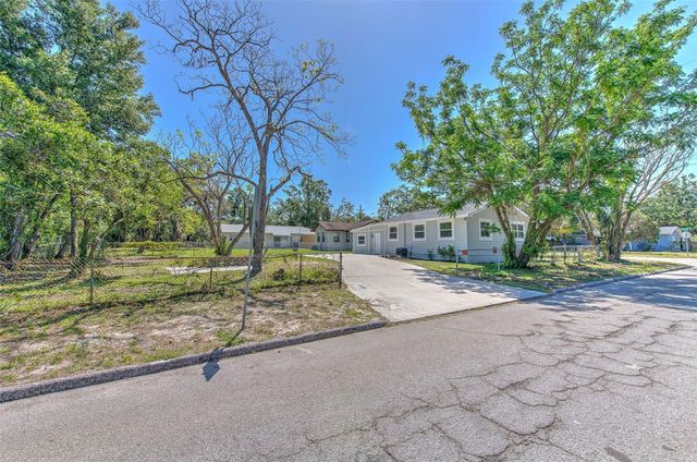 2002 E HANNA AVENUE, Tampa, FL 33610