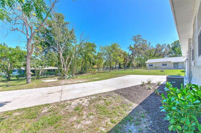 2002 E HANNA AVENUE, Tampa, FL 33610
