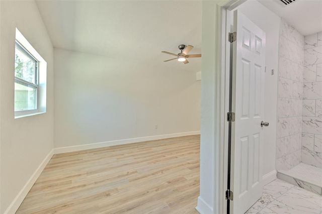 2002 E HANNA AVENUE, Tampa, FL 33610