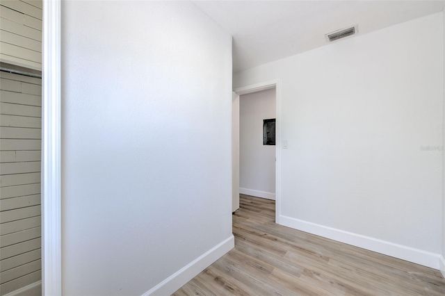 2002 E HANNA AVENUE, Tampa, FL 33610