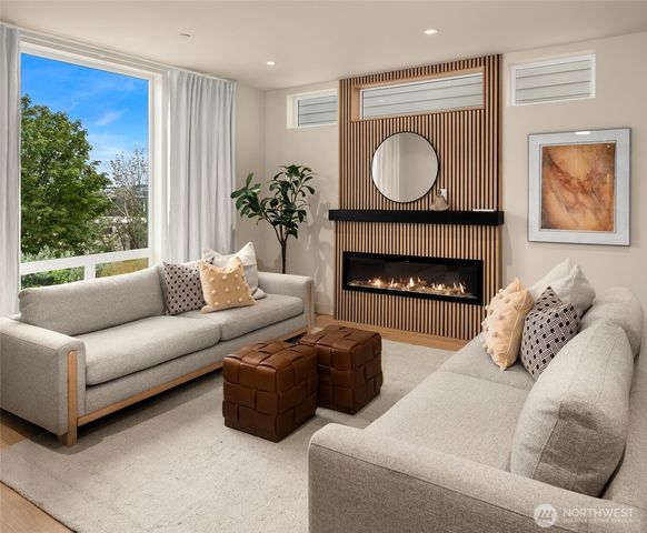 454 NE 40th Street, Seattle, WA 98105
