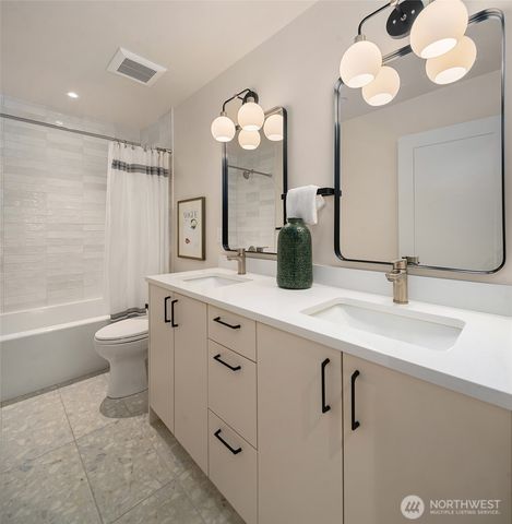 454 NE 40th Street, Seattle, WA 98105