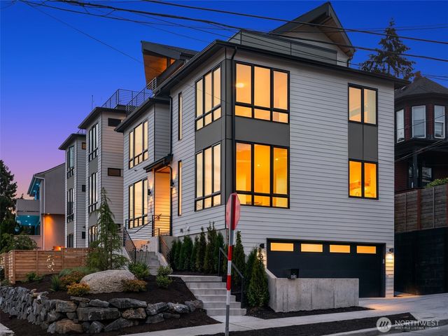 454 NE 40th Street, Seattle, WA 98105