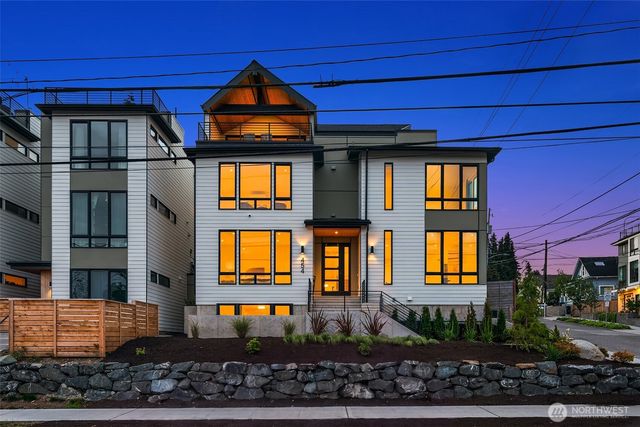 454 NE 40th Street, Seattle, WA 98105