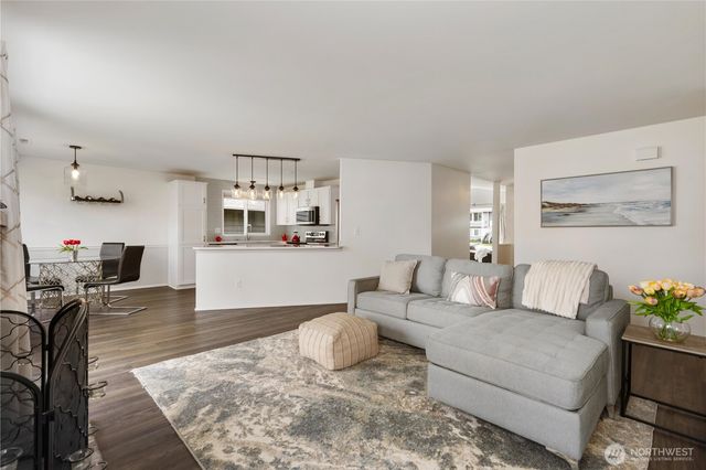 2721 211th Place SW, Lynnwood, WA 98036