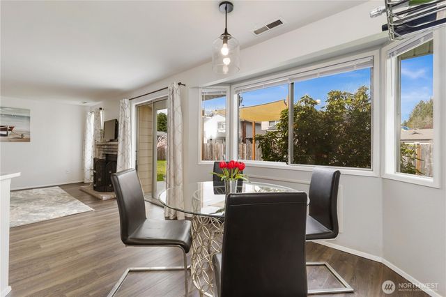 2721 211th Place SW, Lynnwood, WA 98036