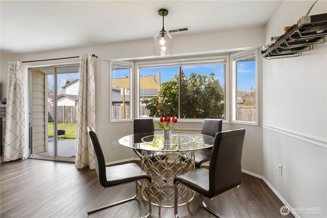 2721 211th Place SW, Lynnwood, WA 98036