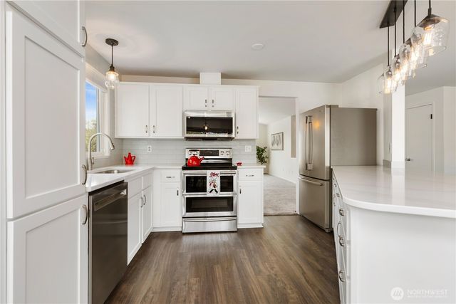 2721 211th Place SW, Lynnwood, WA 98036