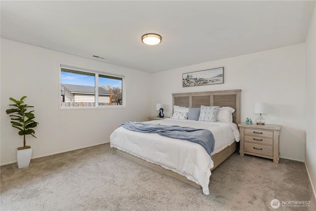 2721 211th Place SW, Lynnwood, WA 98036