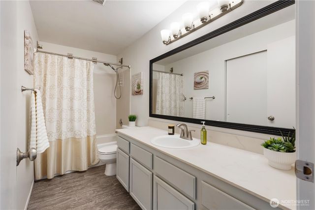 2721 211th Place SW, Lynnwood, WA 98036