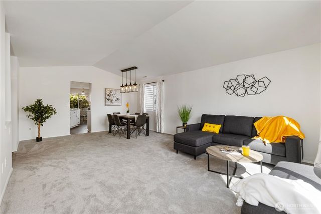 2721 211th Place SW, Lynnwood, WA 98036