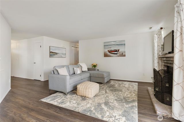 2721 211th Place SW, Lynnwood, WA 98036