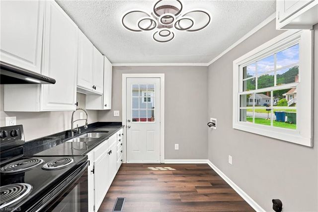 402 Gilbreath Street, Graham, NC 27253