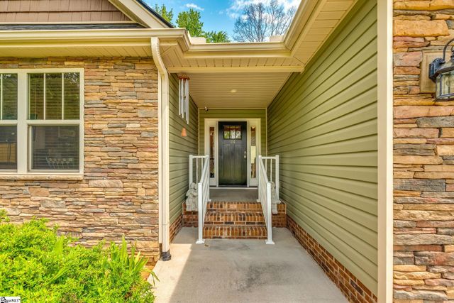 154 Rockcrest Drive, Taylors, SC 29687