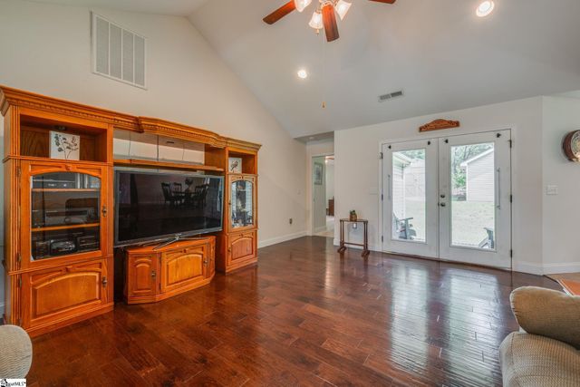 154 Rockcrest Drive, Taylors, SC 29687