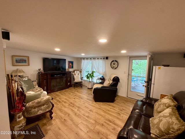 424 NEW JERSEY Avenue, Hawthorne, FL 32640