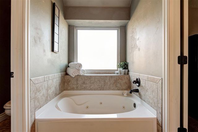 17300 Grey Hawk Lane, Edmond, OK 73012