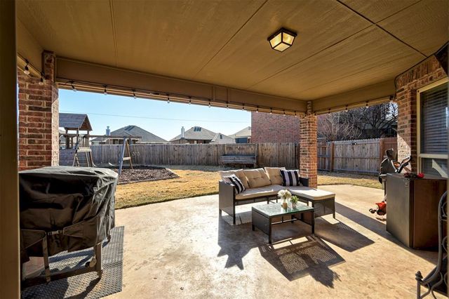 17300 Grey Hawk Lane, Edmond, OK 73012