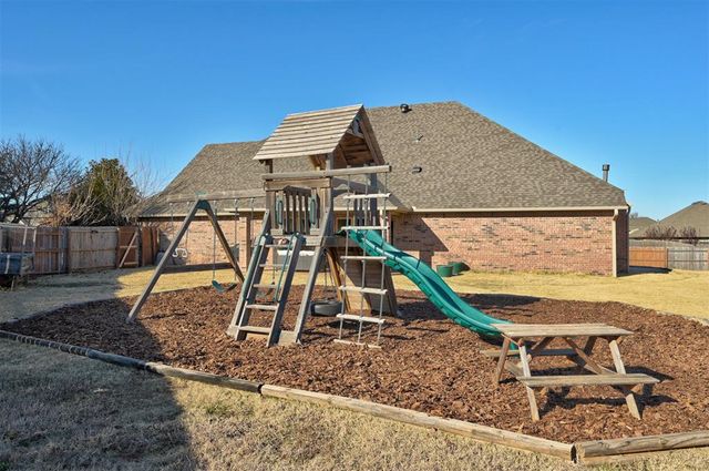 17300 Grey Hawk Lane, Edmond, OK 73012