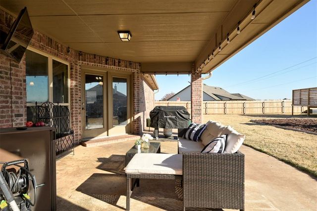 17300 Grey Hawk Lane, Edmond, OK 73012