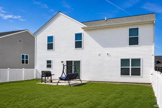 3739 Victoria Lakes Court, New Haven, IN 46774