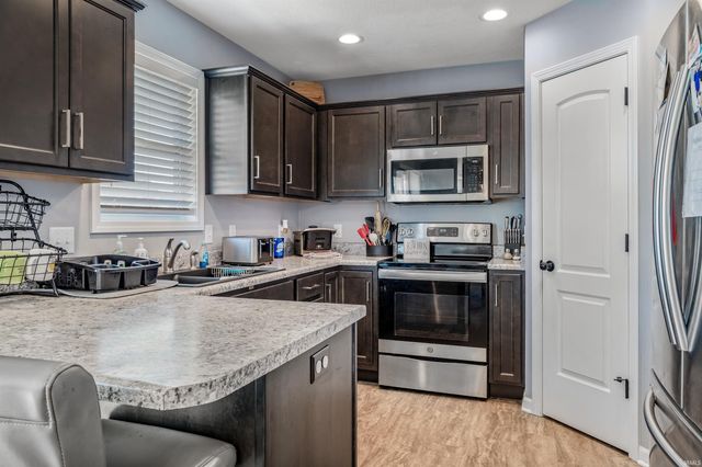 3739 Victoria Lakes Court, New Haven, IN 46774