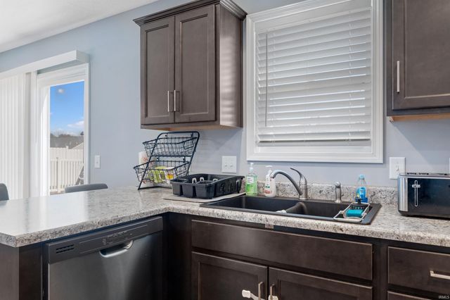 3739 Victoria Lakes Court, New Haven, IN 46774