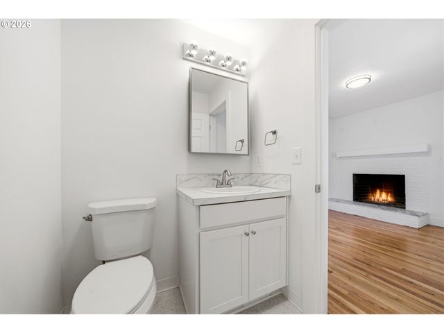 12125 Sw LYNNRIDGE Ave, Portland, OR 97225