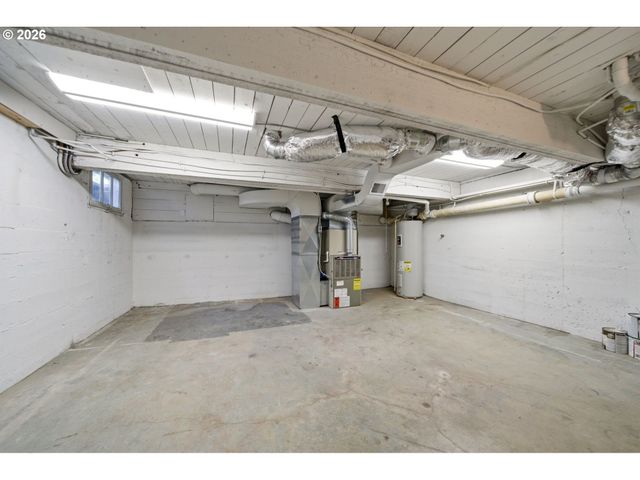 12125 Sw LYNNRIDGE Ave, Portland, OR 97225