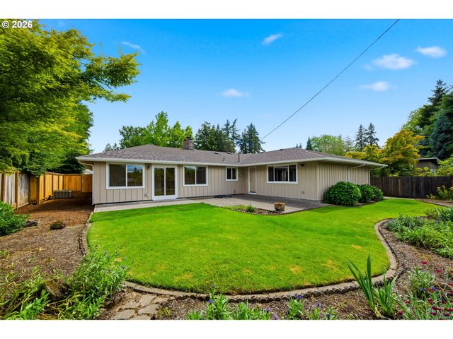 12125 Sw LYNNRIDGE Ave, Portland, OR 97225