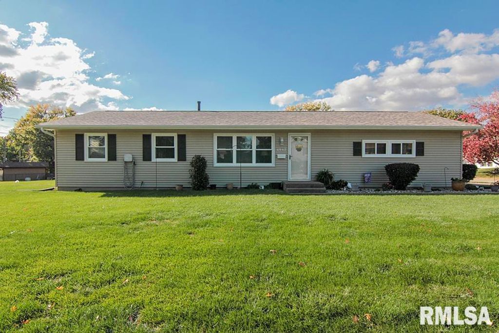 4942 BROWN Street, Davenport, IA 52806