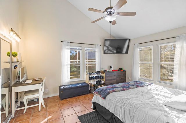 14 Louis Voan Road, Huntsville, TX 77320