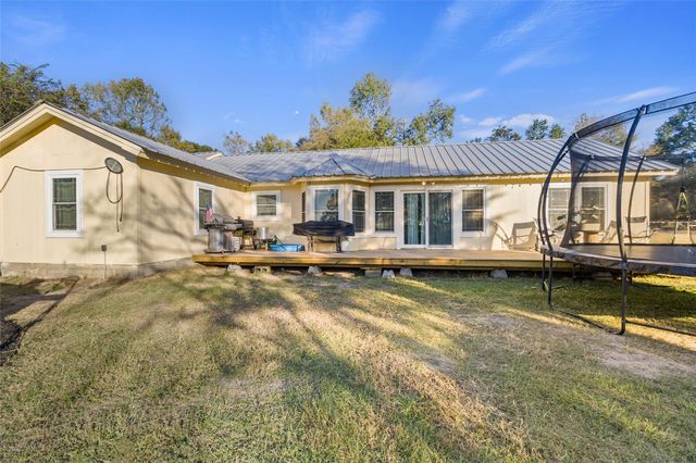 14 Louis Voan Road, Huntsville, TX 77320