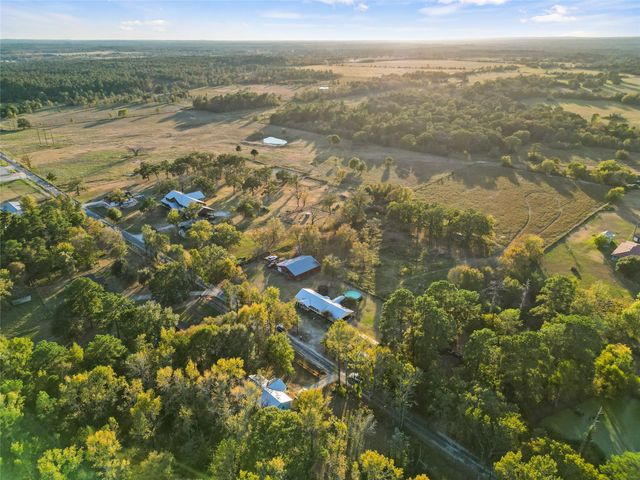 14 Louis Voan Road, Huntsville, TX 77320