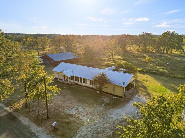 14 Louis Voan Road, Huntsville, TX 77320