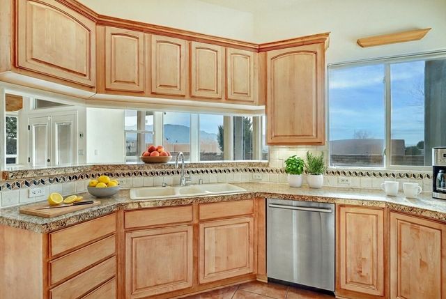 179 Tierra Encantada, Corrales, NM 87048