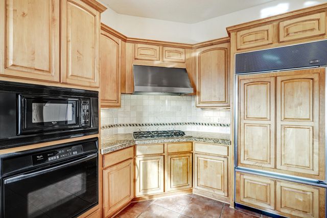 179 Tierra Encantada, Corrales, NM 87048