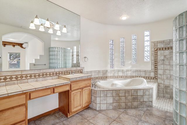 179 Tierra Encantada, Corrales, NM 87048