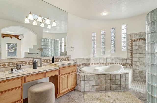 179 Tierra Encantada, Corrales, NM 87048