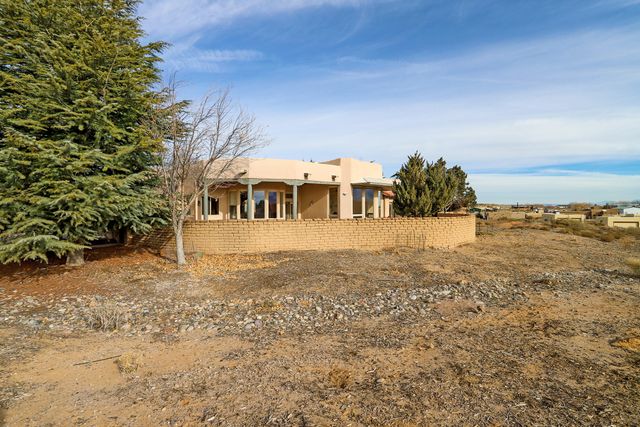 179 Tierra Encantada, Corrales, NM 87048
