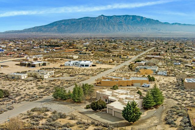 179 Tierra Encantada, Corrales, NM 87048