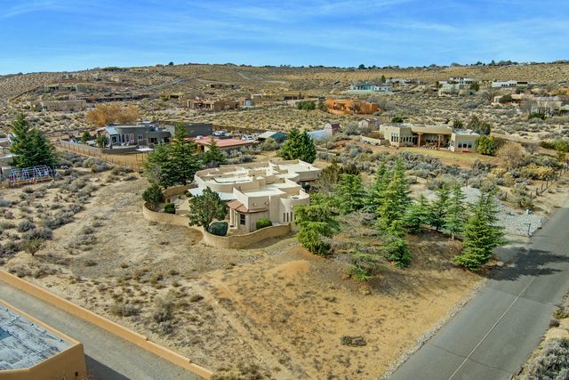 179 Tierra Encantada, Corrales, NM 87048