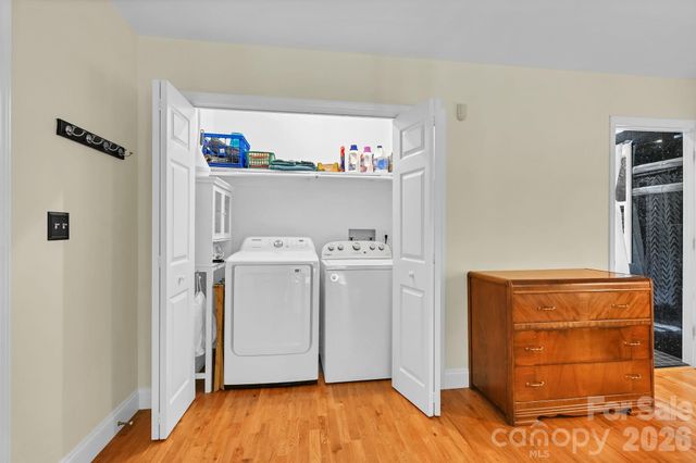 22 Robinhood Road, Asheville, NC 28804