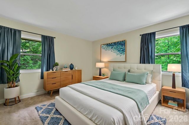 22 Robinhood Road, Asheville, NC 28804
