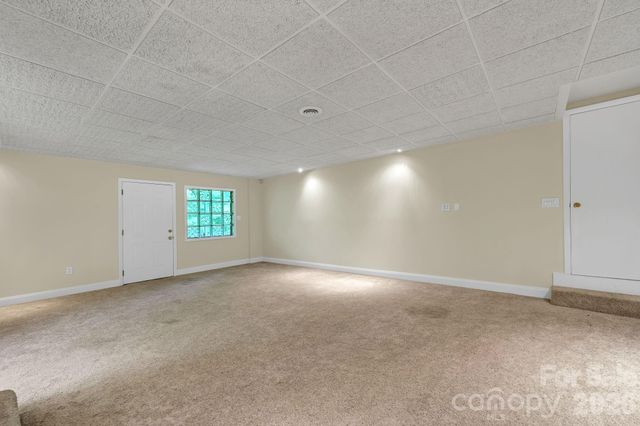 22 Robinhood Road, Asheville, NC 28804